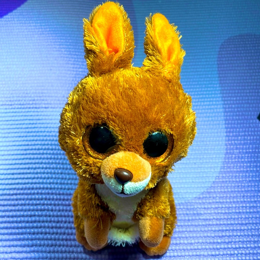 Cute and cuddly Tysilk — Kangaroo!